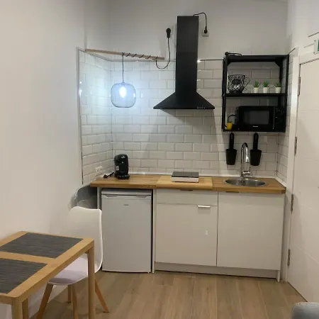 Puerta De 5 Callejon De Don Alvaro * Касерес